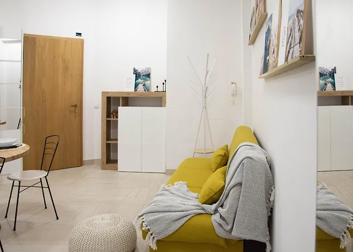 Ca' Fiore - Self Check-in, & Modern Daire Como